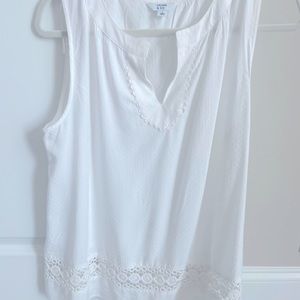 Crown and Ivy top, size L